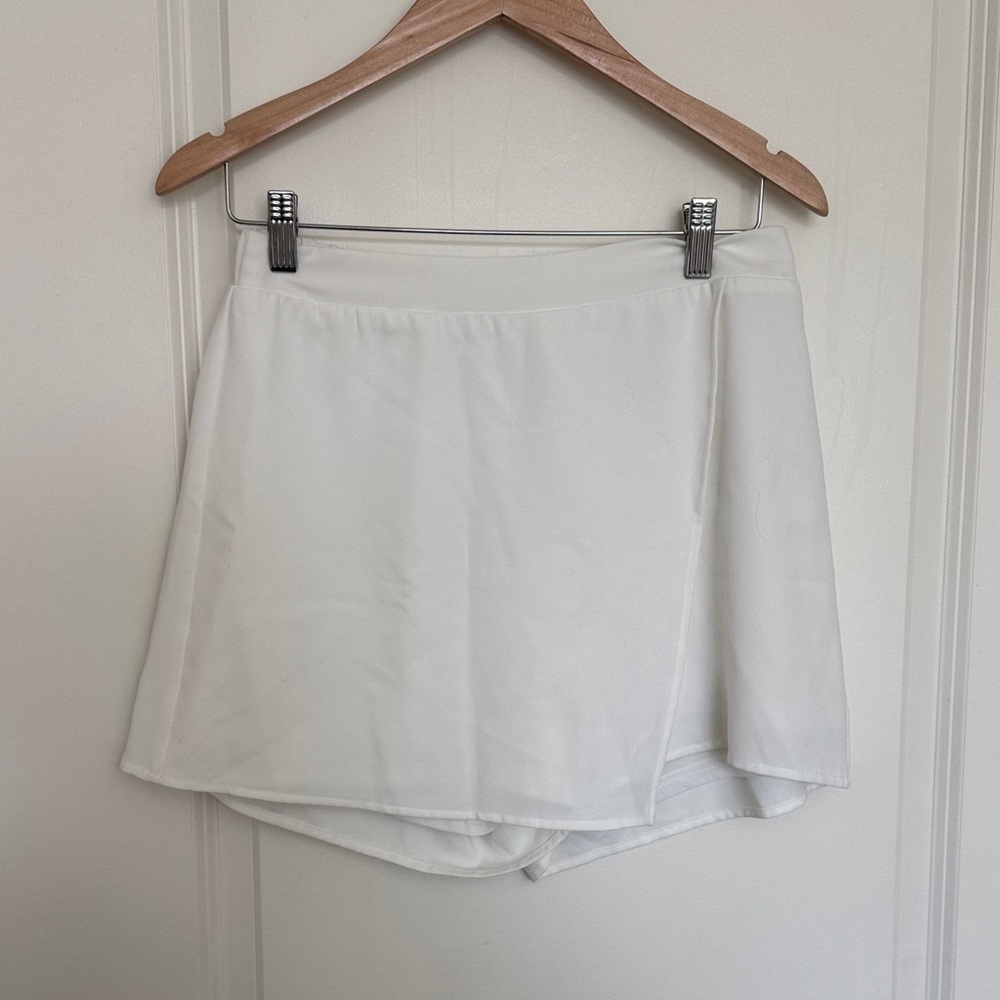 TCEC White Women’s Skort